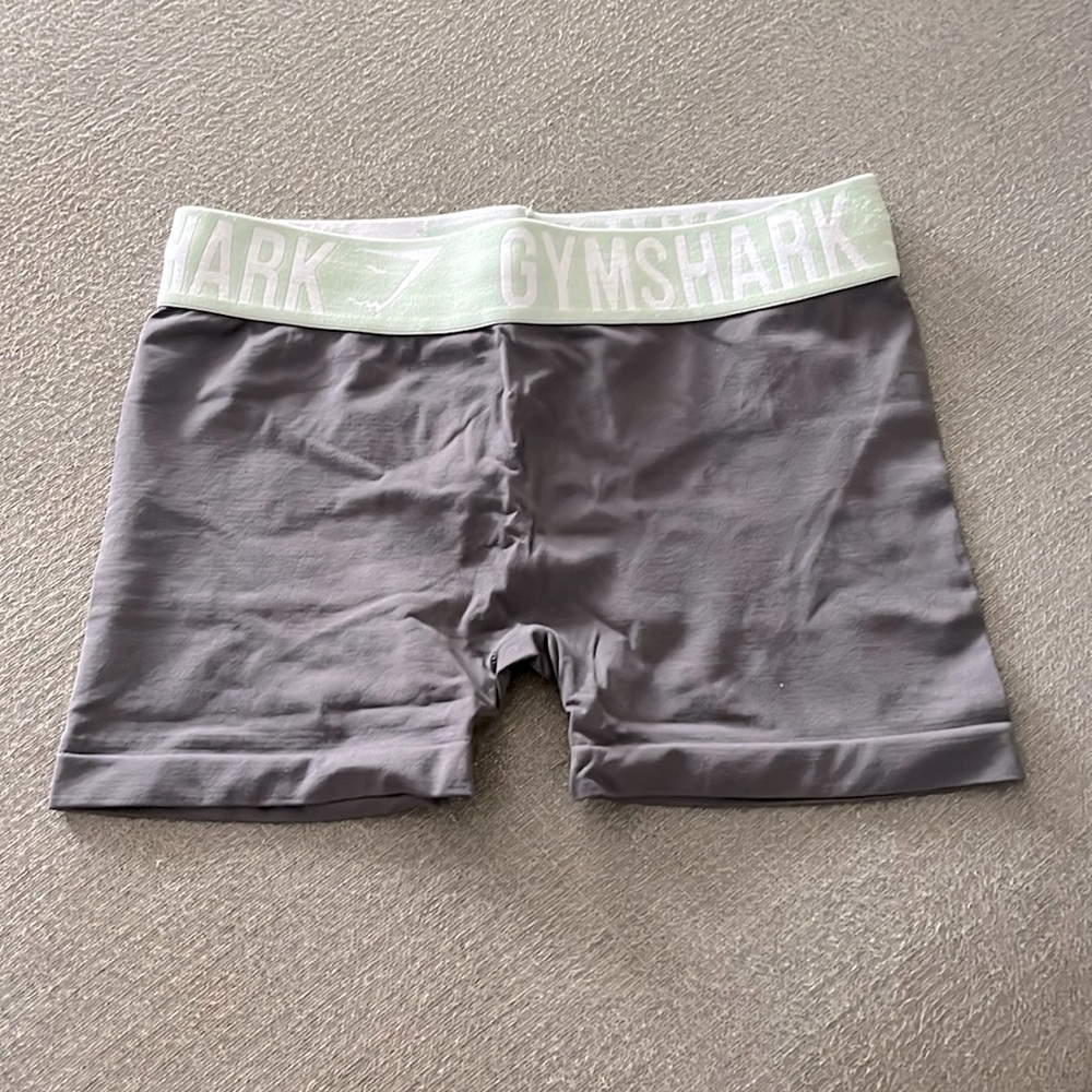 Gymshark Fit Shorts Mid Rise Charcoal Pistachio Ice Cream Women's Size S